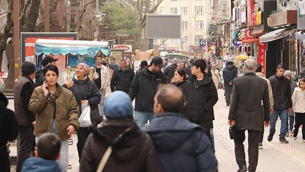 Soğuk Havalara Rağmen İstanbul ve Eskişehir’de Ziyaretçi Yoğunluğu Sürüyor