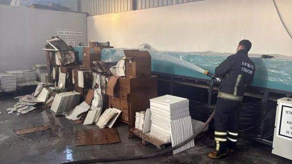 Maaşını Alamayan Bekçi İş Yerini Ateşe Verdi