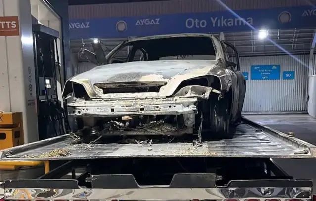 Sakarya'da Yanan Araçta İnsan Kemikleri Bulundu