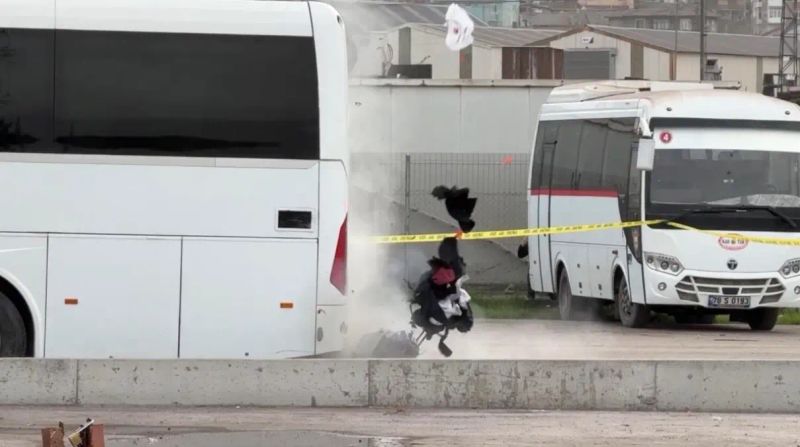 Karabük'te Unutulan Şüpheli Valiz, Bomba İmha Uzmanınca Fünyeyle Patlatıldı