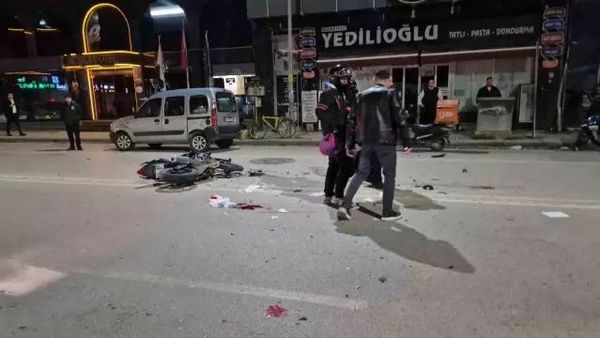 Eskişehir'de Motosiklet ve Otomobil Çarpıştı: Bir Kişi Ağır Yaralandı
