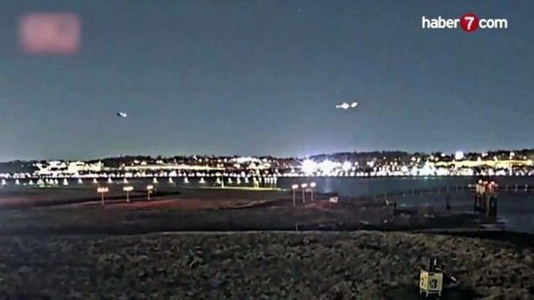 ABD'de Yolcu Uçağı ile Askeri Helikopterin Havada Çarpışma Anına Ait Yeni Görüntüler Yayınlandı