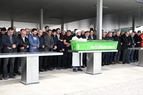 Malatya'da Boğulma Tehlikesi Geçiren Öğretmen Çiğdem Karagülle Hayatını Kaybetti