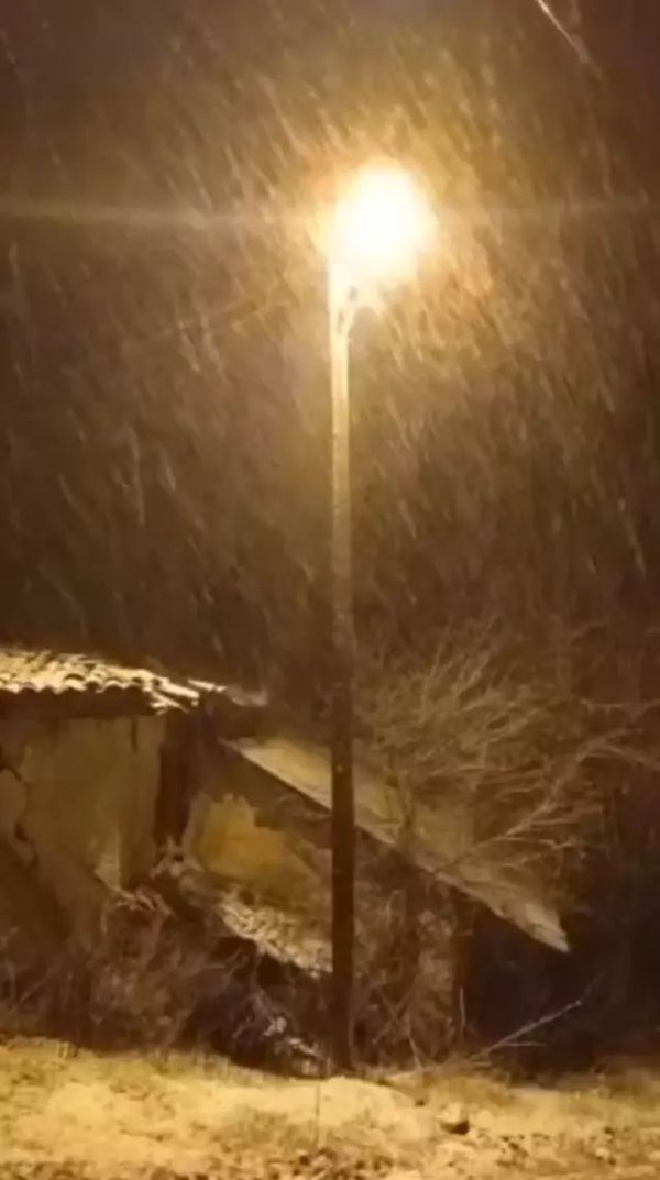 Tavşanlı'da Akşam Saatlerinde Yoğun Kar Yağışı Etkili Oldu