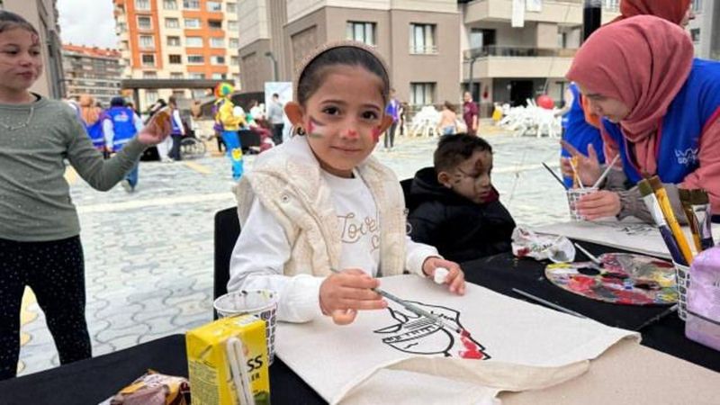 Liman Gönüllüleri Platformu Filistinli Çocuklarla Bayram Sevincini Paylaştı