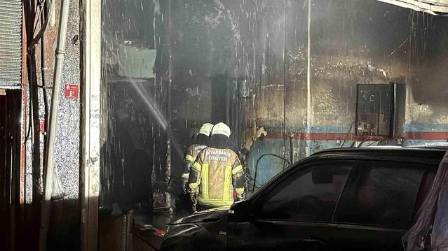 Diyarbakır Yenişehir’deki Oto Tamir Atölyesinde Yangın Kontrol Altına Alındı