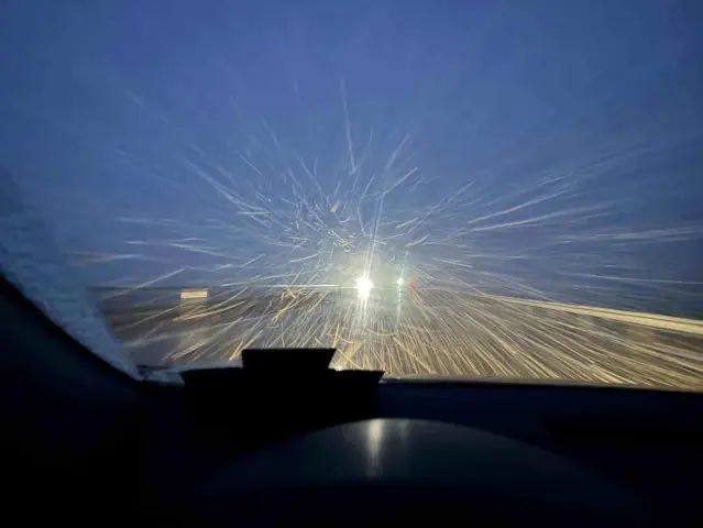 Sivas'ta Mart Ayında Aniden Başlayan Kar Yağışı Sürücüleri Zorladı