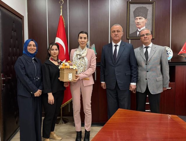 Gerze'de Kütüphane Haftası Kapsamında Kaymakamlık Ziyareti