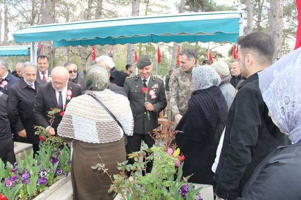 Kayseri'de Polis Şehitliği'nde Türk Polis Teşkilatı'nın 181. Kuruluş Yıldönümü Töreni