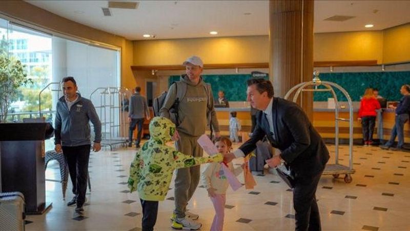 İngiliz Turistlerin Gelişiyle 2026 Turizm Sezonu Marmaris'te Başladı