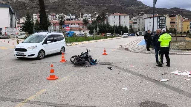 Tokat'ta Motosiklet ve Otomobil Çarpıştı: 2 Kişi Ağır Yaralandı