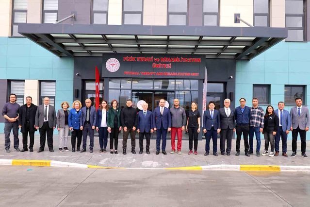 Aydın İl Sağlık Müdürü Şenkul, Şehir Hastanesi Rehabilitasyon Ünitesini İnceledi