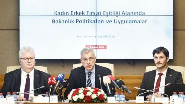 2025’te Türkiye’de 3 Bin 896 Kız Çocuğu Doğum Yaptı, Kadın Sağlığına Geniş Destek Verildi