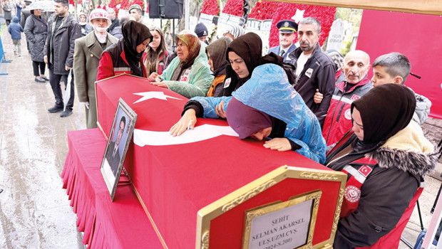 Ağrı ve Konya Şehitlerine Duygusal Veda Törenleri Düzenlendi