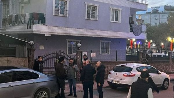 Batman'da Anne ve Oğlu Apartman Girişinde Silahlı Saldırıyla Öldürüldü, Bir Kişi Gözaltında
