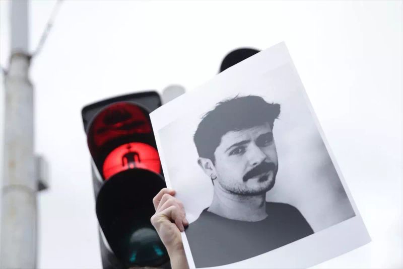 Saraybosnalı Öğrenciler Tramvay Kazasında Ölen Üniversite Öğrencisini Andı