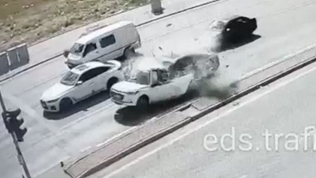 229 km hızla çarpan sürücüye 21 yıl hapis cezası verildi