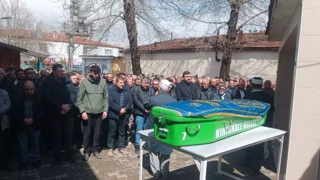 Kırıkkale'de Kardeşler Tartıştıkları Babalarını Bıçak ve Nacakla Öldürdü