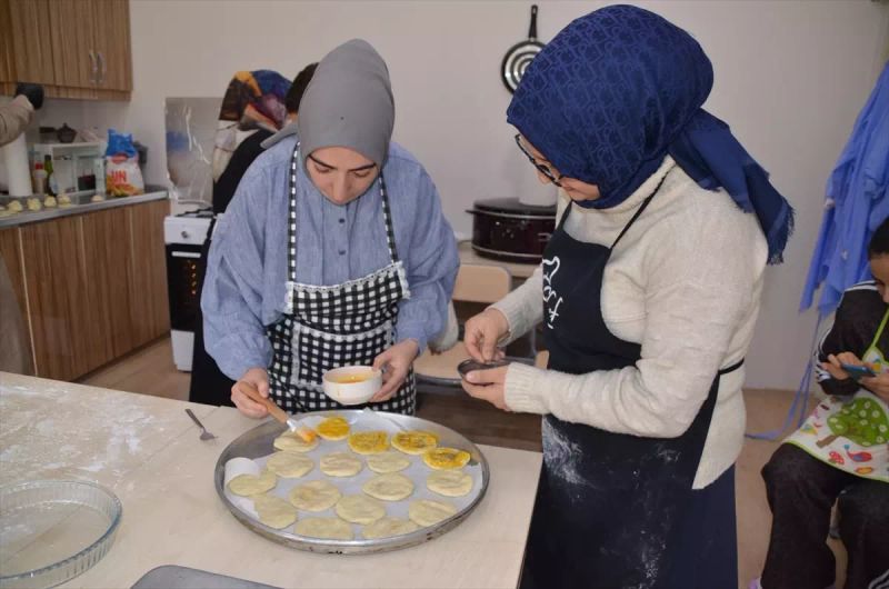 Muş'ta Kadınlar Yöresel Tatlı Kurslarıyla Ekonomiye Katkı Sağlıyor