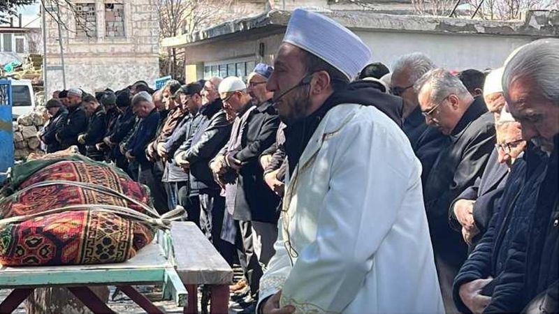Nevşehir'de İmam, Cenaze Namazı Sırasında Fenalık Geçirdi