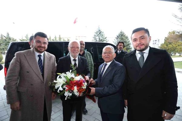 AK Parti Genel Başkan Vekili Elitaş, Başkan Büyükkılıç'ı Ziyaret Etti