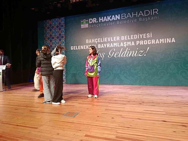 Binali Yıldırım: Türkiye Vatan Sevgisiyle Güçlü Bir Millet Ülkesidir