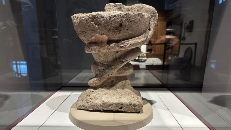 Çankırı Müzesi’nde 791 Yıllık Kadehe Sarılı Yılan Heykeli Ziyaretçi Akınına Uğruyor