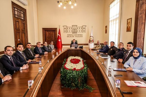 Bilecik'te Asayiş ve Güvenlik Toplantısı Vali Sözer Başkanlığında Gerçekleşti