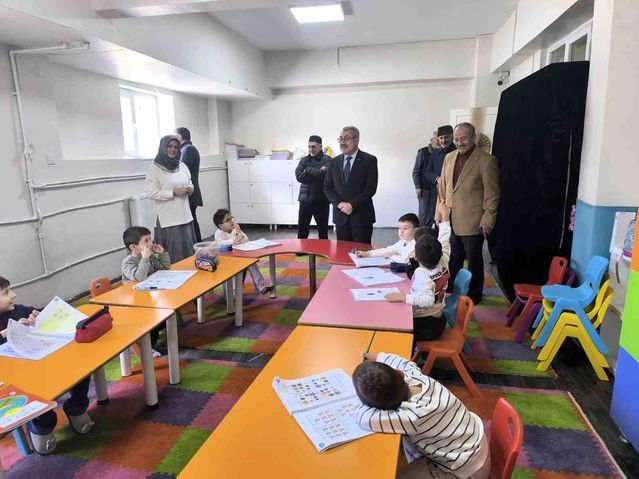 Erzurum Müftüsü Yaşar Çapçı 4-6 Yaş Kur'an Kursu Öğrencilerini Ziyaret Etti