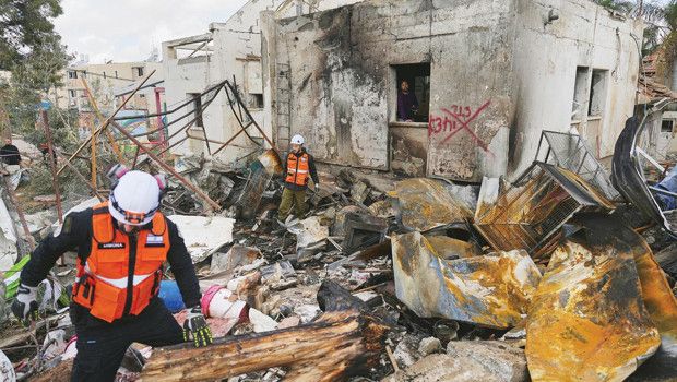 İran, İsrail Saldırılarına Karşı Direncini Sürdürerek Stratejik Üstünlük Sağlıyor