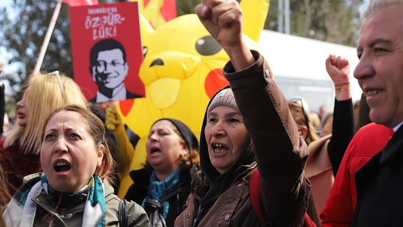 İBB davasında 18 kişi oy birliğiyle tahliye edildi