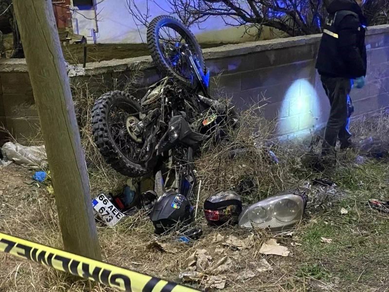 Yozgat Sorgun'da Motosiklet ile Otomobil Çarpıştı: 1 Ölü, 2 Yaralı