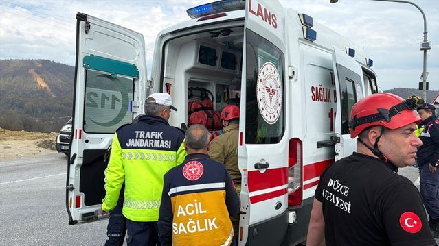Düzce’de Trafik Kazasında İki Kişi Yaralandı