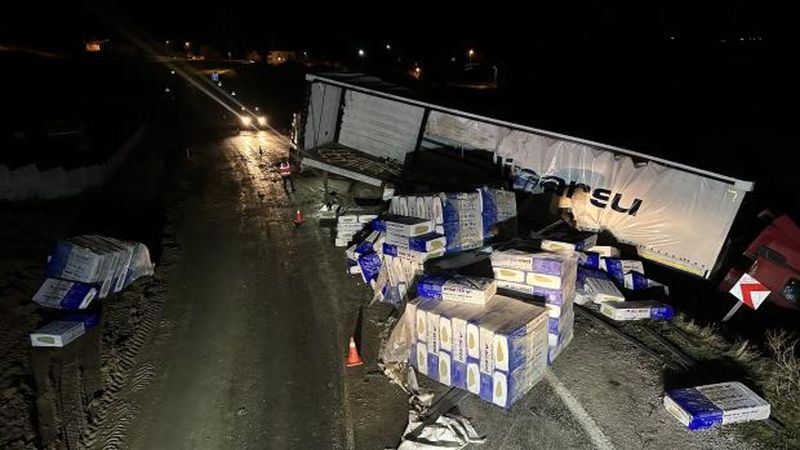 Çorum Alaca'daki Tır Kazasında Son Durum: Yol Kısmen Açıldı