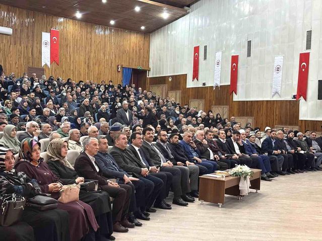Elazığ'da 2026 Hacı Adaylarına Eğitim Semineri Düzenlendi