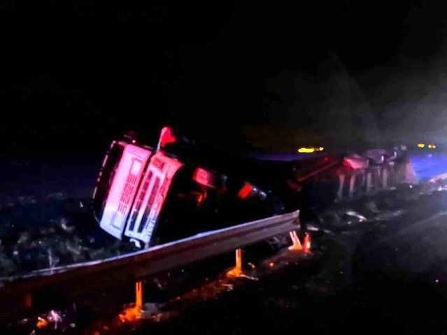 Aşkale'de Zincirleme Trafik Kazasında 4 Jandarma Yaralandı