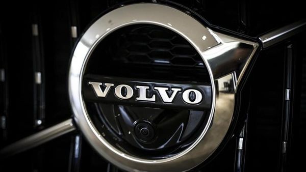 Volvo, EX30 elektrikli SUV'larda batarya riski nedeniyle 40 binden fazla aracı geri çağırıyor