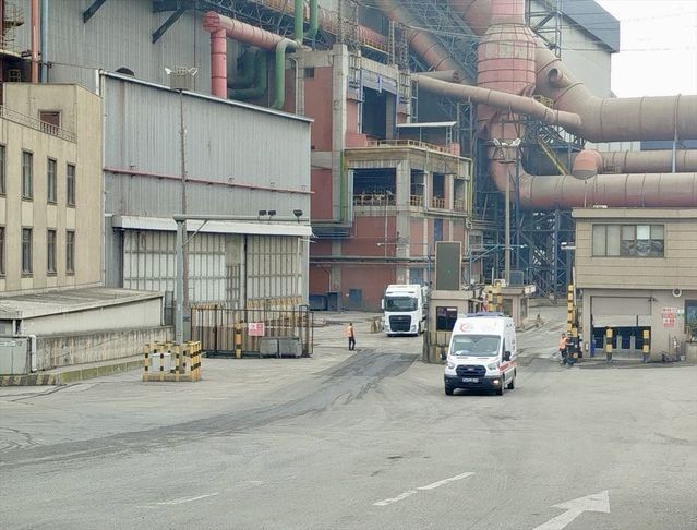 Dilovası'nda Fabrikada Yüksekten Düşen 4 İşçiden 3'ü Hayatını Kaybetti