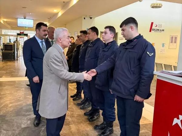 Vali Ugur Turan Pehlivanköy Geri Gönderme Merkezini İnceledi