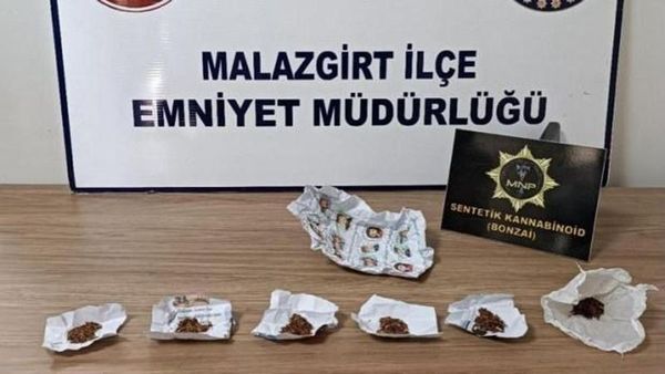 Muş’ta Uyuşturucu Operasyonu: Aracın Gizli Bölmesinden 762 Gram Skunk Çıktı
