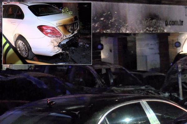 Beşiktaş'ta 15 Araç Bir Gece Yangınında Küle Döndü: Kundaklama Şüphesi İnceleniyor