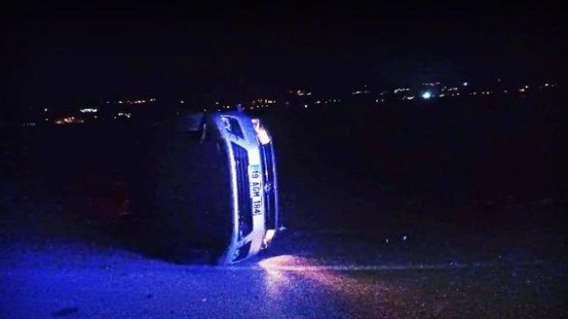 Çorum’da Otomobil ile Polis Aracı Çarpıştı: 3 Kişi Yaralandı