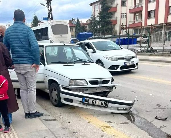 Beypazarı'nda Zincirleme Kaza: 3 Kişi Yaralandı