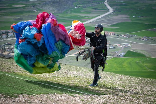Komiser Oğuz Er, Gökyüzünde Türk Bayrağıyla Polis Haftası'nı Kutladı