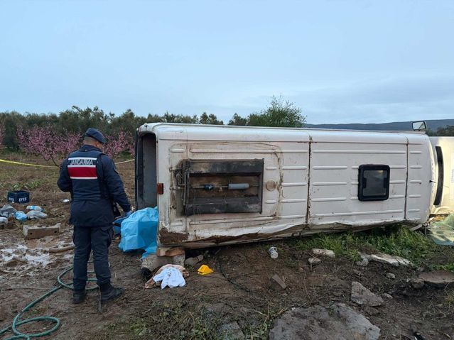 İznik'te Minibüs Devrildi: 1 Ölü, 12 Yaralı