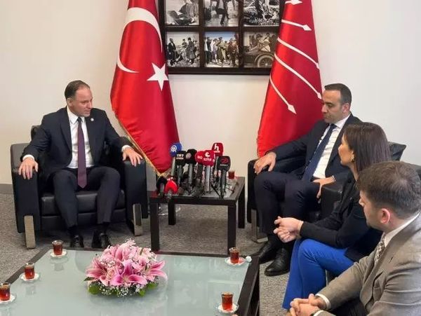 Partiler Arası Ziyaretlerde Ekonomi ve Demokrasi Vurgusu Öne Çıktı