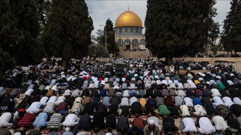 İsrail, Mescid-i Aksa'ya Girişleri Yasakladı ve Cuma Namazını İptal Etti