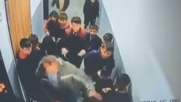 Edremit'te Kar Topu Olayında 8 Yaşındaki Öğrenciye Veli Şiddeti