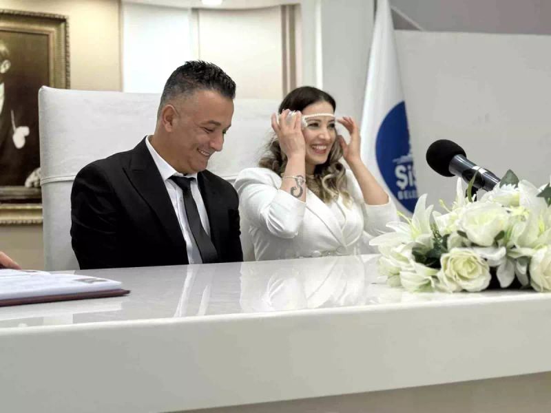 Şişli'de 14 Çift Sevgililer Günü'nde Evlenerek Tarihe Geçti