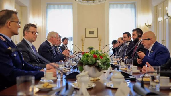 Suriye Cumhurbaşkanı Ahmed Şara Berlin'de Almanya Cumhurbaşkanı Steinmeier ile Görüştü